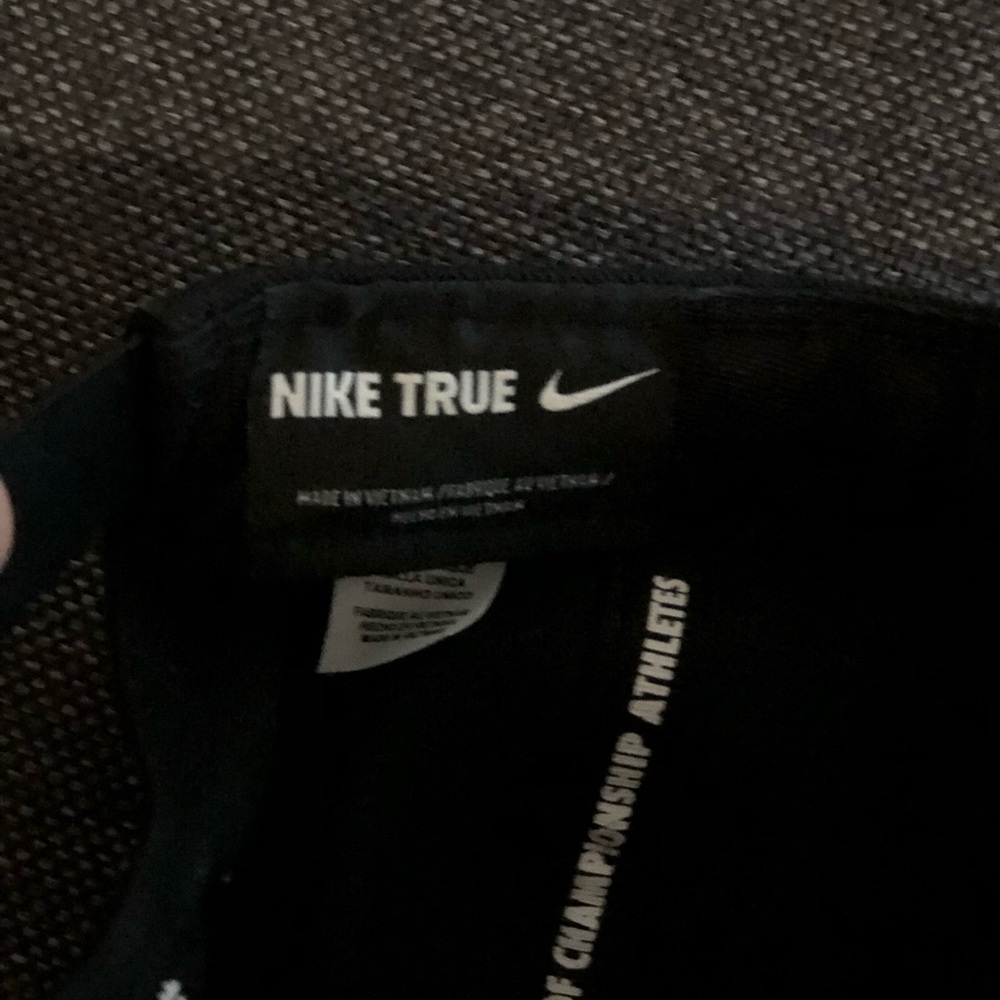 Nike cap - Picture 2 of 4